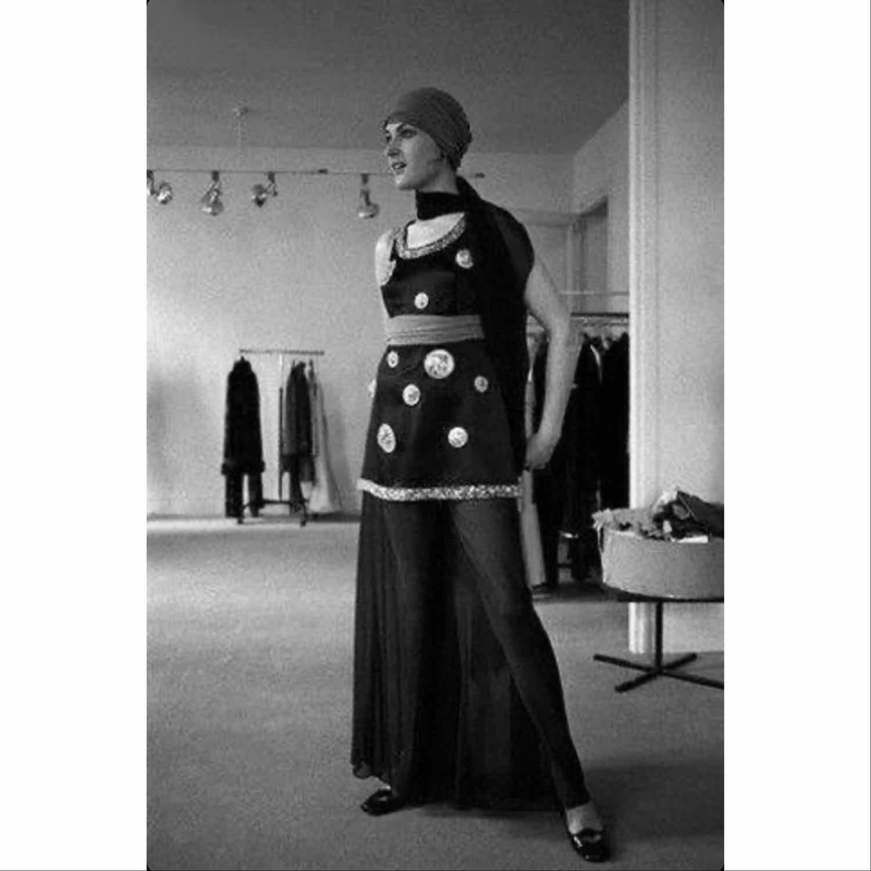 Chloé by Karl Lagerfeld Cream Satin Beaded Lame Pod Applique Mini dress, 1960s