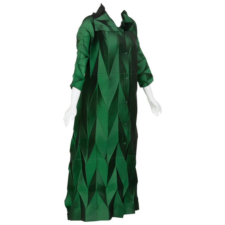 Issey Miyake Emerald Green Runway Dress Spring 2008 Basha Gold Issey Miyake Emerald Green Runway Dress Spring 2008 Basha Gold