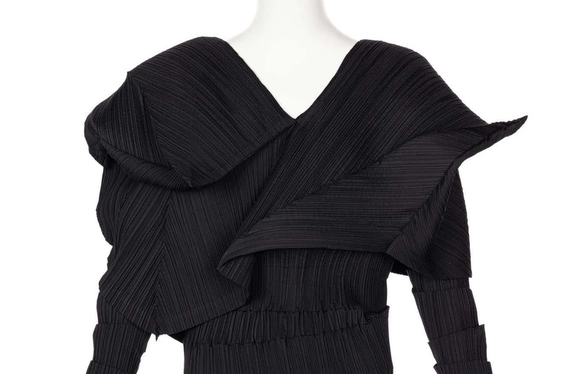 Issey Miyake Black Sculptural Dress "Reverse Pleats" Collection Museum 1989