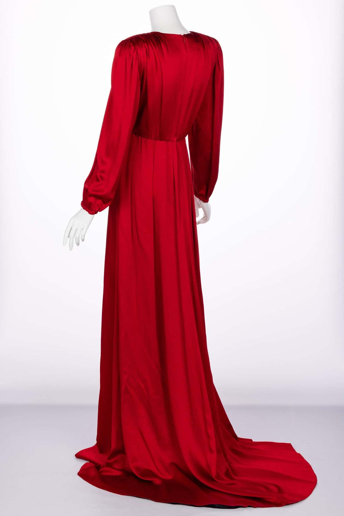 strapless open back dress Gucci Red Hammered Silk Gown New with Tags Runway Fall 2018 New Tags –  Basha Gold