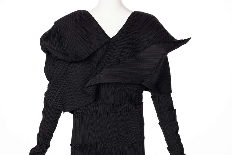 Issey Miyake Black Sculptural Dress "Reverse Pleats" Collection Museum 1989