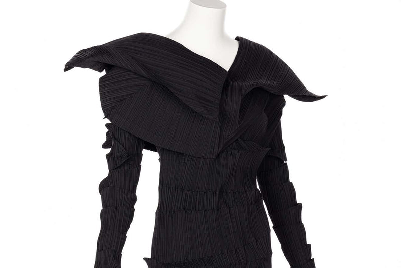 Issey Miyake Black Sculptural Dress "Reverse Pleats" Collection Museum 1989