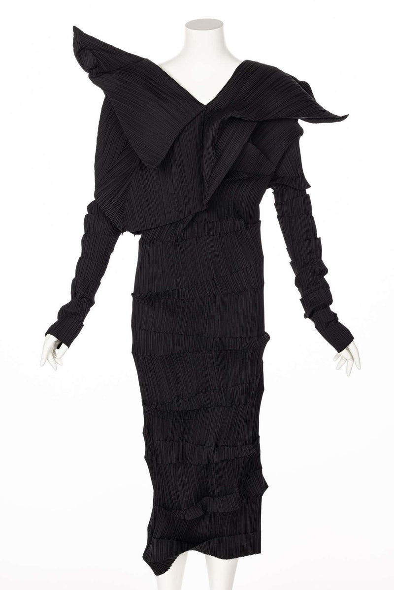 Issey Miyake Black Sculptural Dress "Reverse Pleats" Collection Museum 1989