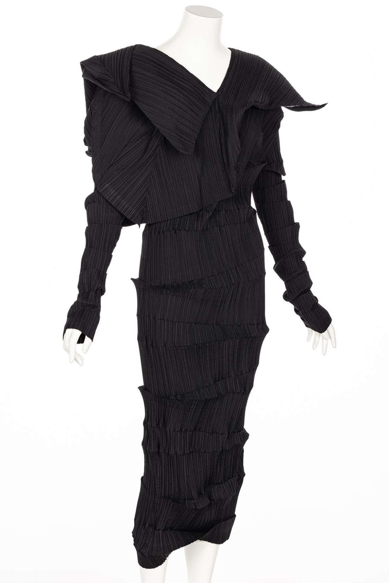 Issey Miyake Black Sculptural Dress "Reverse Pleats" Collection Museum 1989