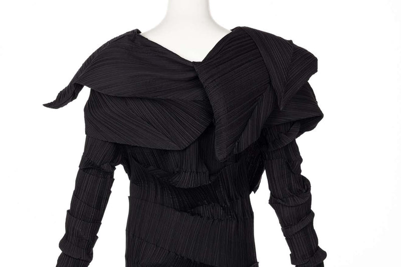 Issey Miyake Black Sculptural Dress "Reverse Pleats" Collection Museum 1989
