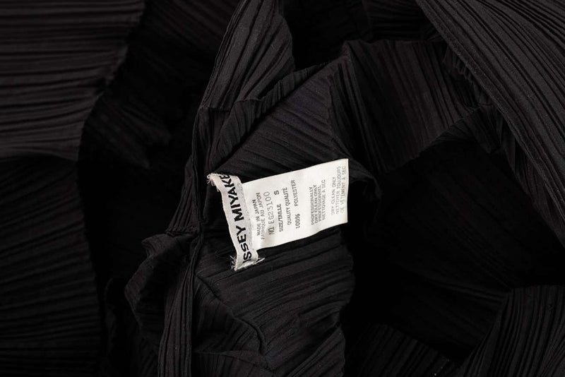 Issey Miyake Black Sculptural Dress "Reverse Pleats" Collection Museum 1989