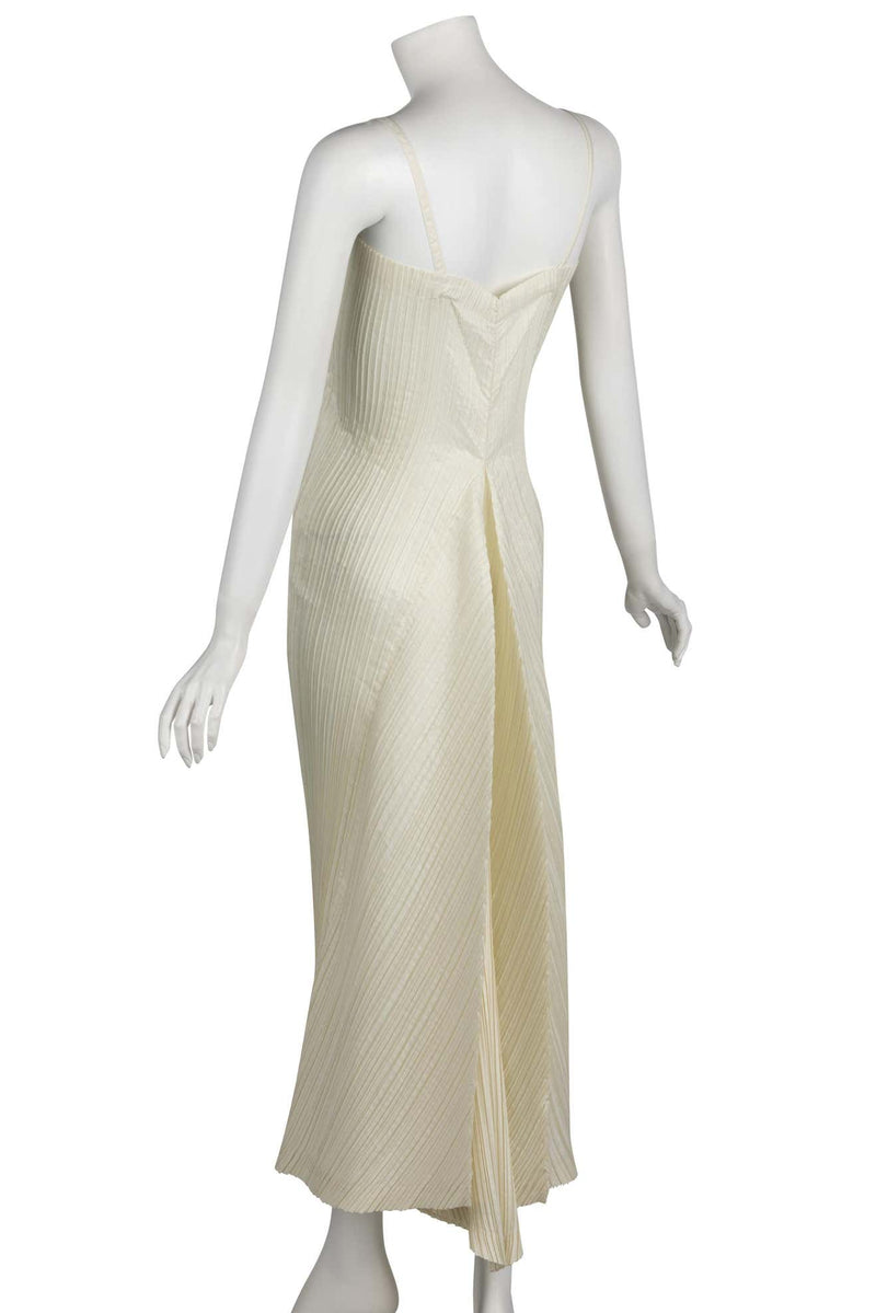 Vintage Issey Miyake Ivory Sleeveless Sculptural Dress Museum Held, 19 – Basha Gold Vintage Issey Miyake Ivory Sleeveless Sculptural Dress Museum Held, 19 – Basha Gold