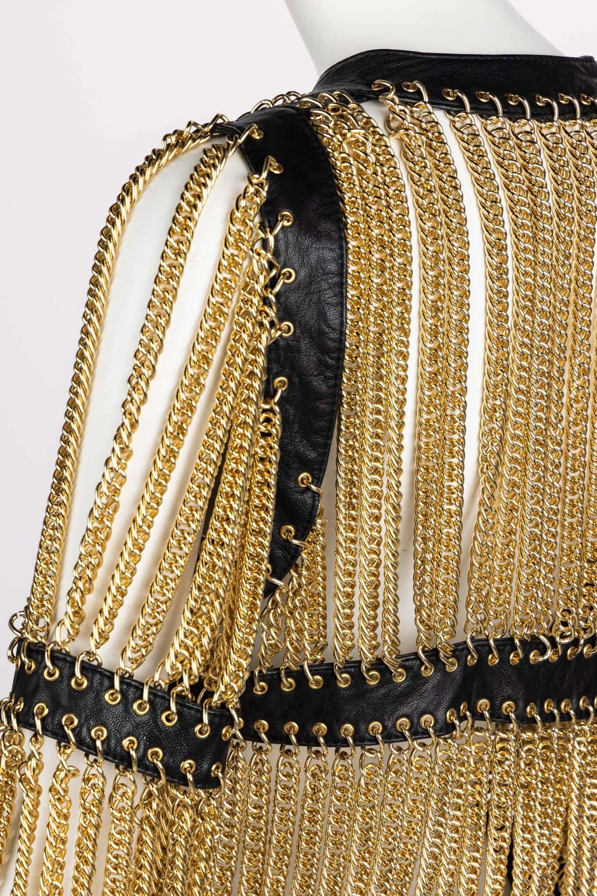 Moschino gold chain clearance