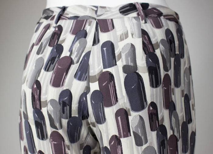 2000 Prada Rare and Collectable Silk Lipstick Print Capri Pants