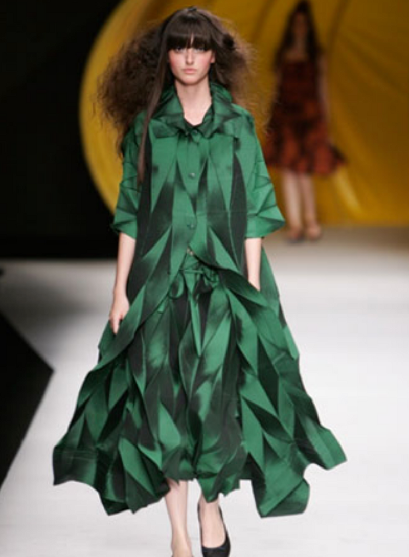 Issey Miyake Emerald Green Runway Dress Spring 2008 Basha Gold Issey Miyake Emerald Green Runway Dress Spring 2008 Basha Gold