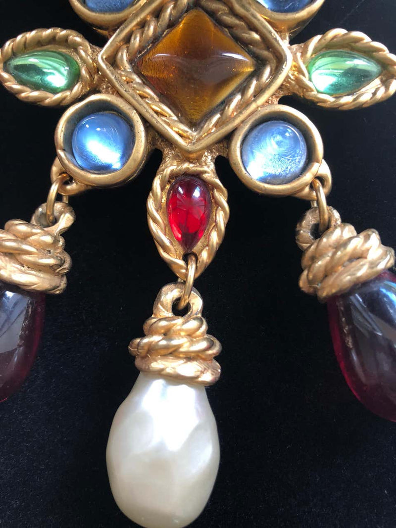 Chanel Vintage Gripoix Multicolored Glass Pearl Gold Brooch Collection 26