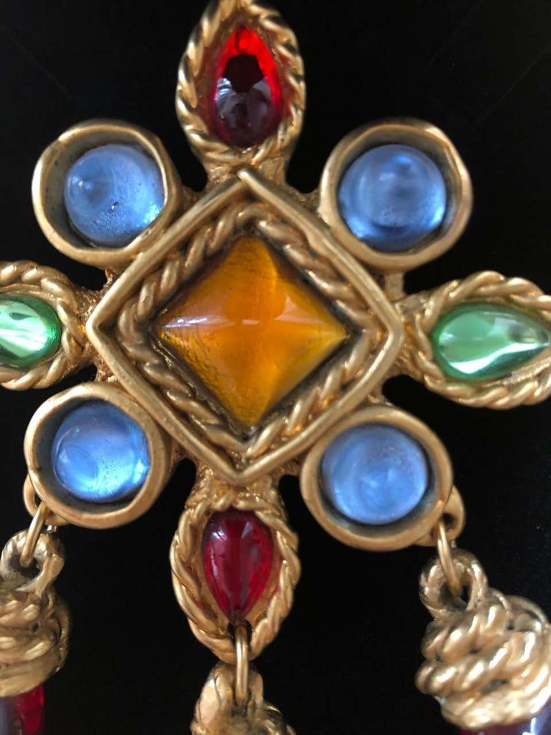Chanel Vintage Gripoix Multicolored Glass Pearl Gold Brooch Collection 26