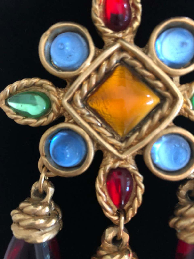 Chanel Vintage Gripoix Multicolored Glass Pearl Gold Brooch Collection 26