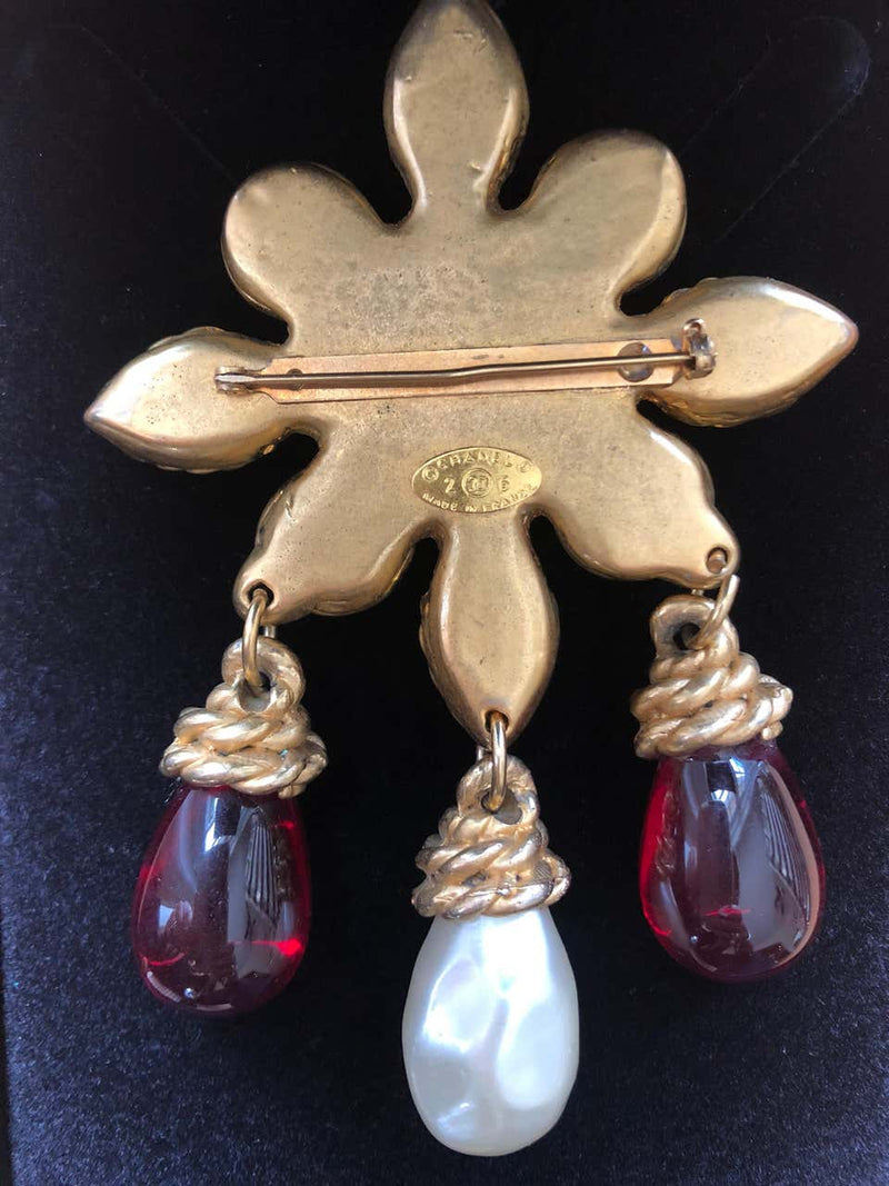 Chanel Vintage Gripoix Multicolored Glass Pearl Gold Brooch Collection 26
