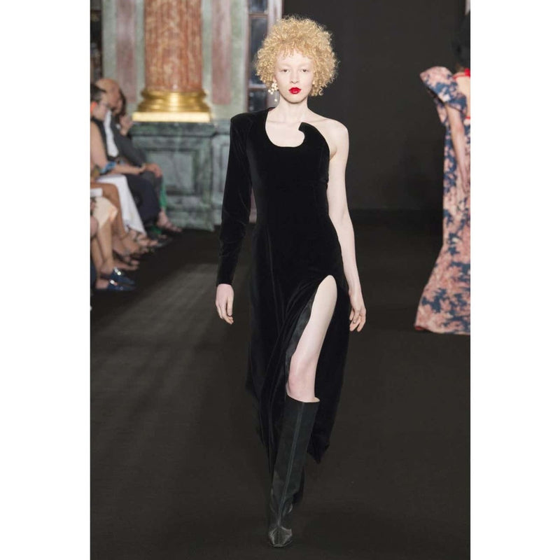 Ronald van der Kemp Demi Couture Fall 2018 Sculptural Black Dress